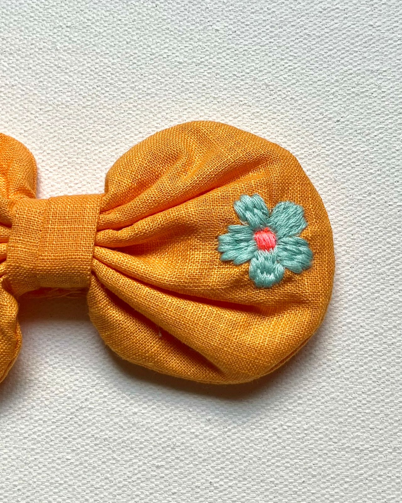 Buzzing Bee Hair Clip