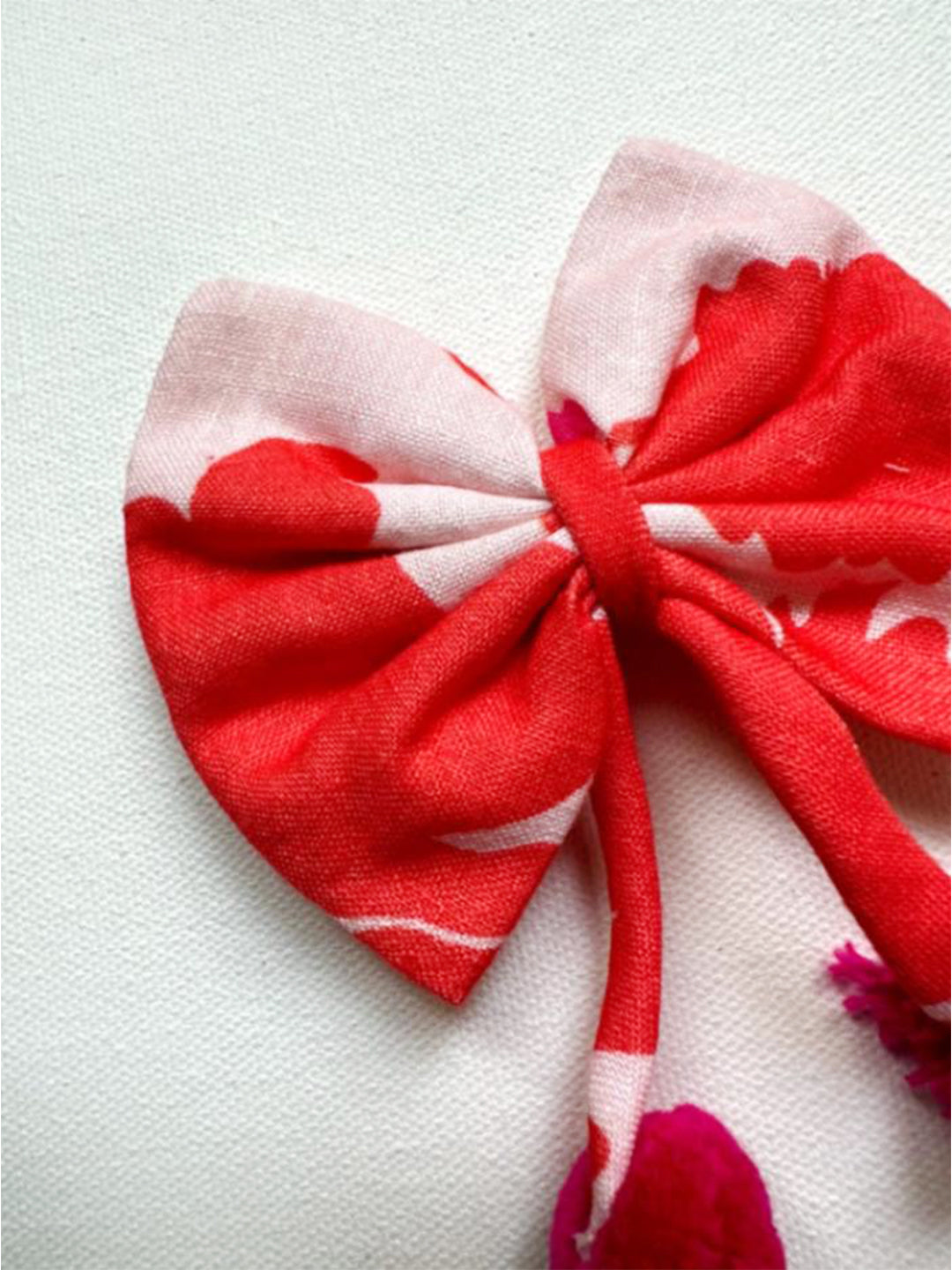 Flutter Abstract Hair Clip
