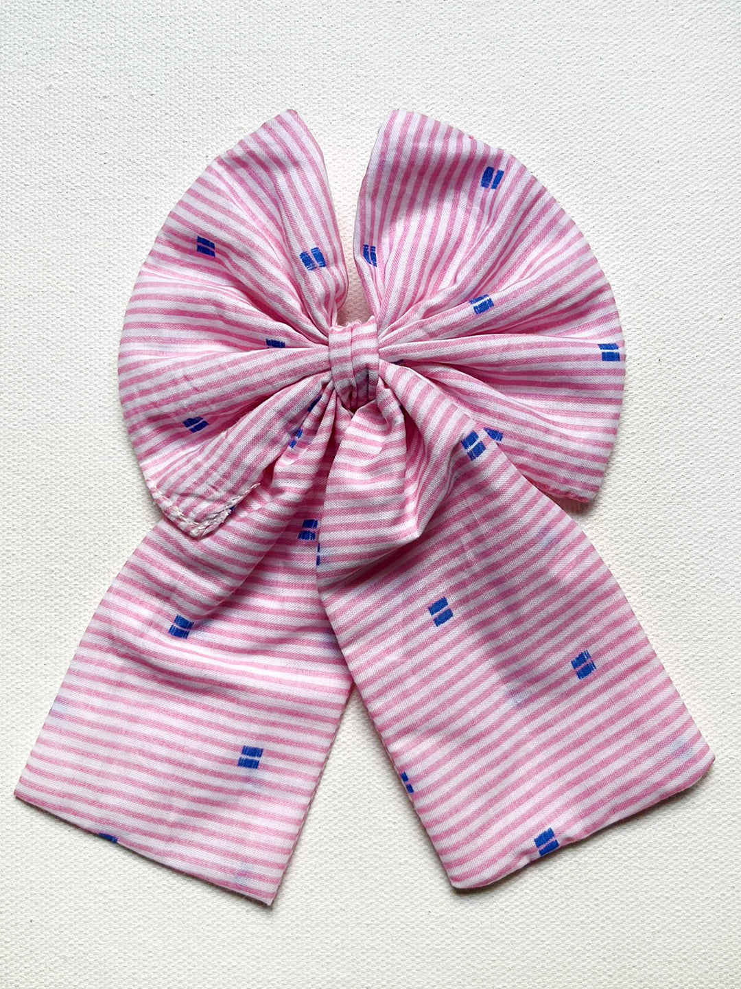 Twirling Polka Dot Hair Clip