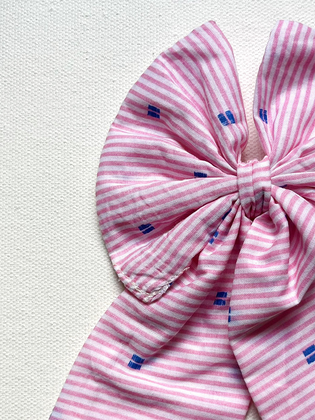 Twirling Polka Dot Hair Clip