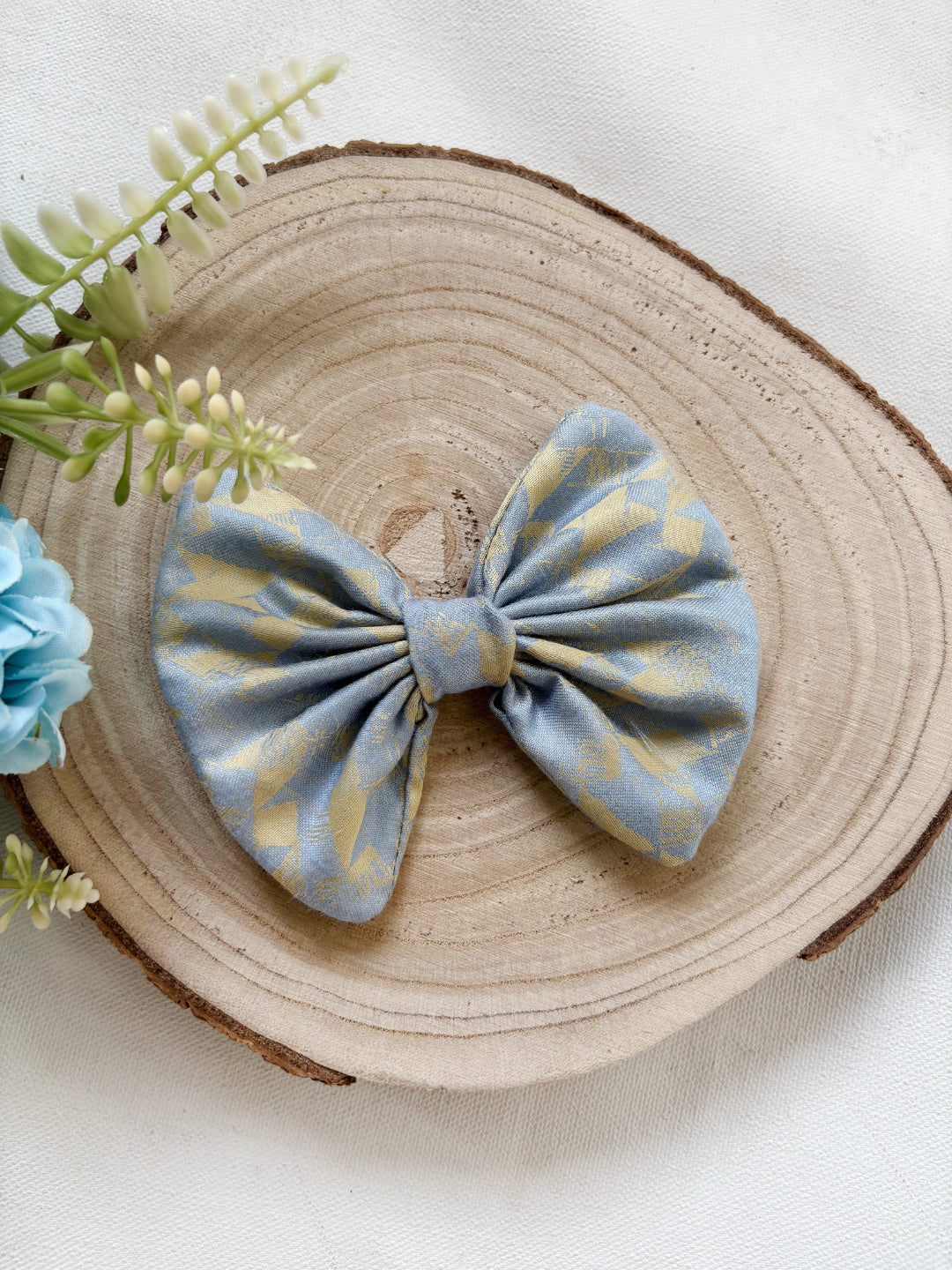 Soft Cascade Hair Clip
