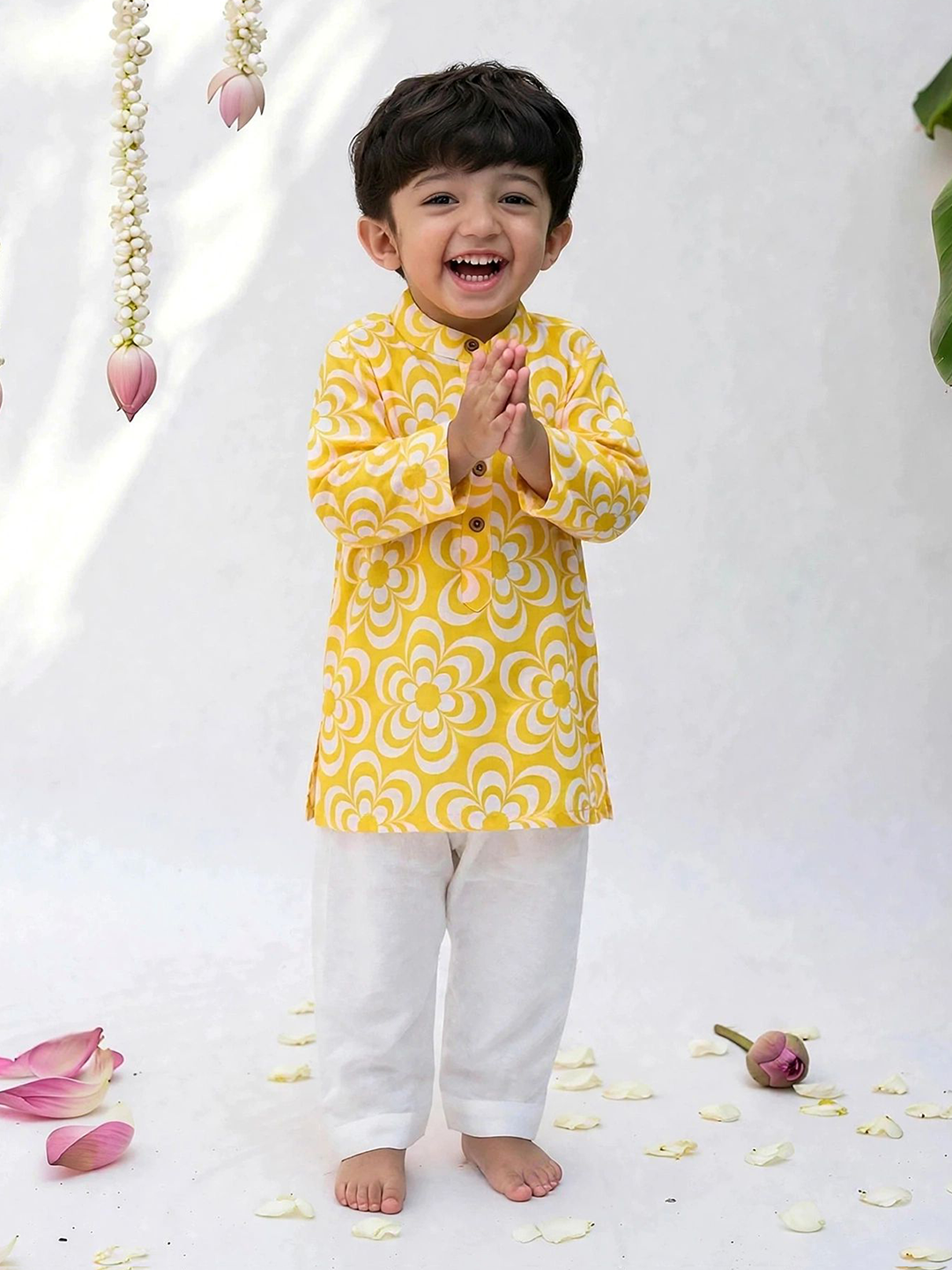 Yellow floral Printed Kurta Pajama Set