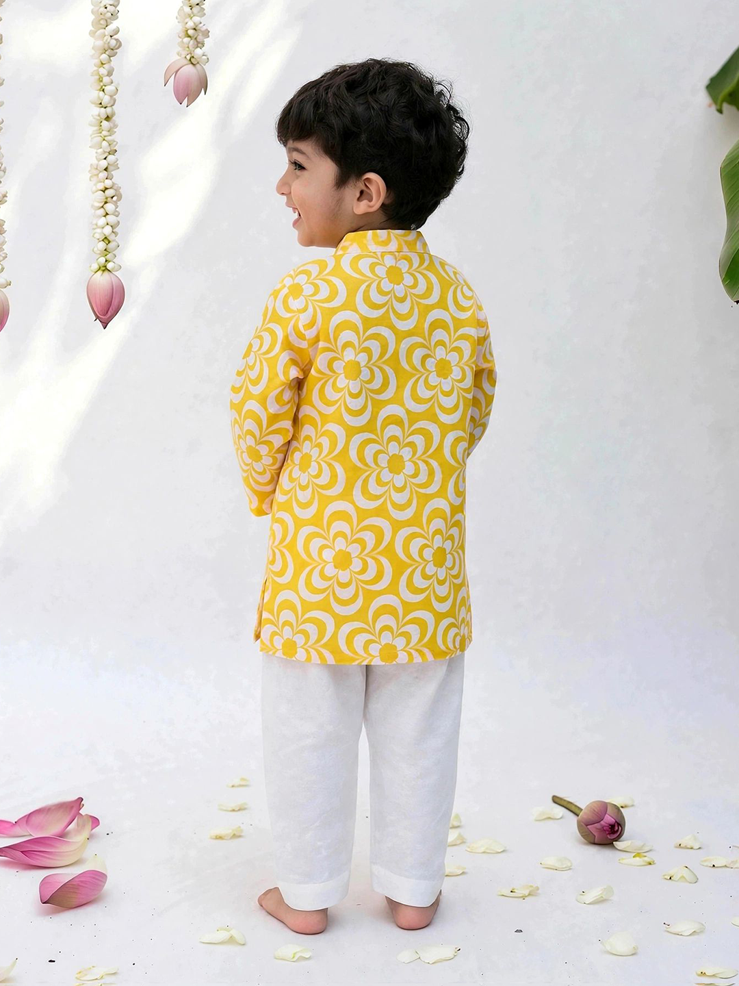Yellow floral Printed Kurta Pajama Set
