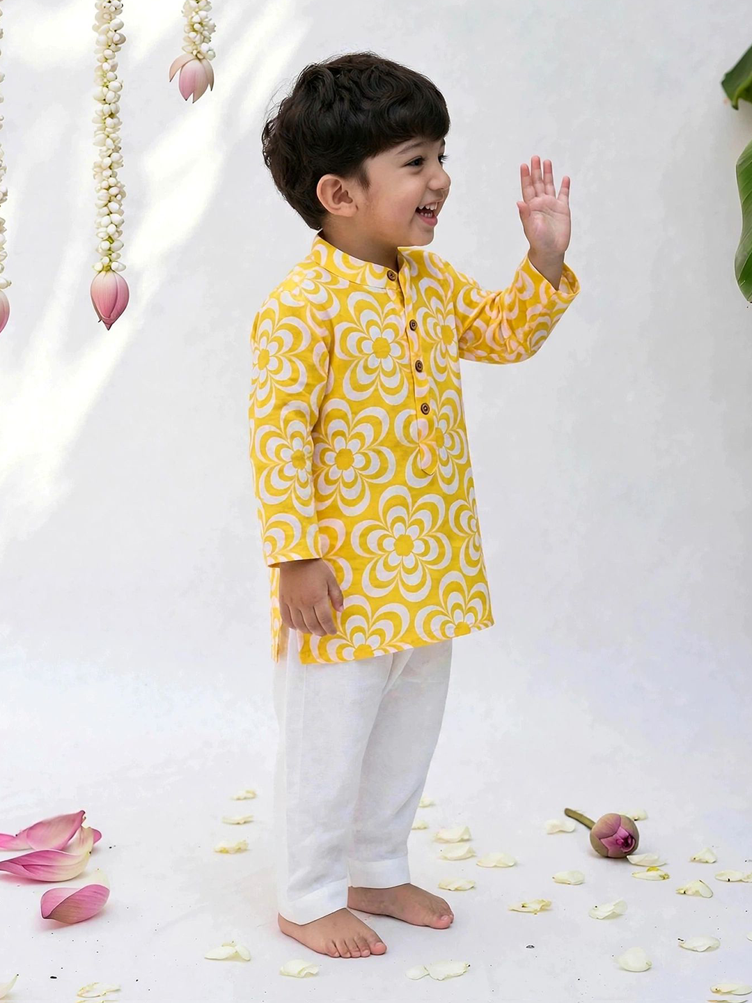 Yellow floral Printed Kurta Pajama Set