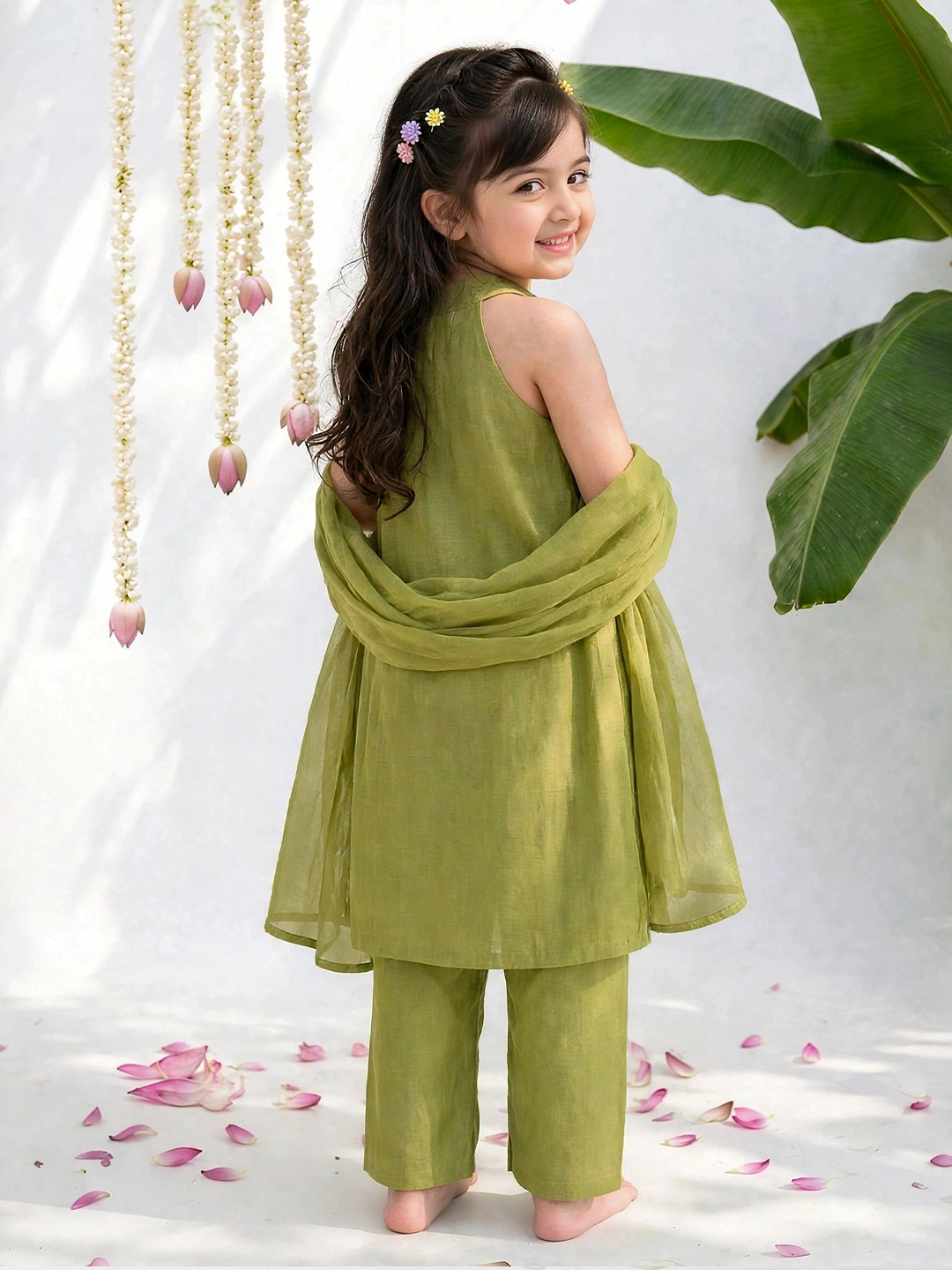 Olive Garden Girls Festive Set